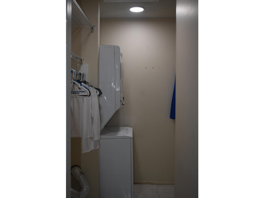 Beautifully remodeled 2-bedroom, 2-bath villa located in the - photo 19