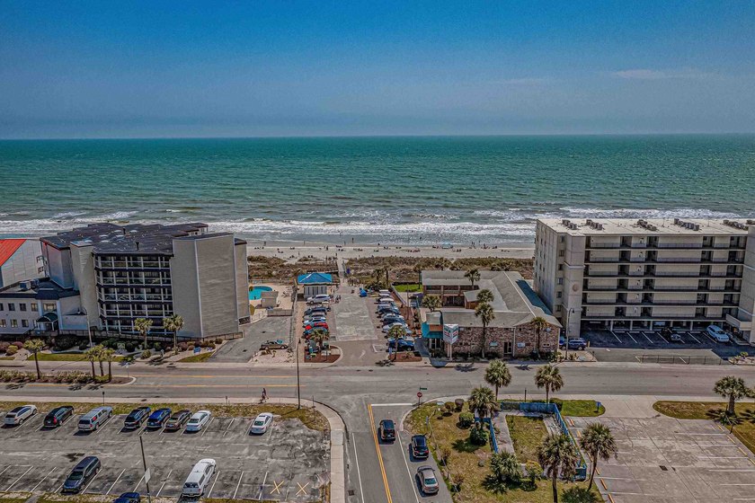 Windemere is an oceanfront building in the Ocean Drive section - photo 21