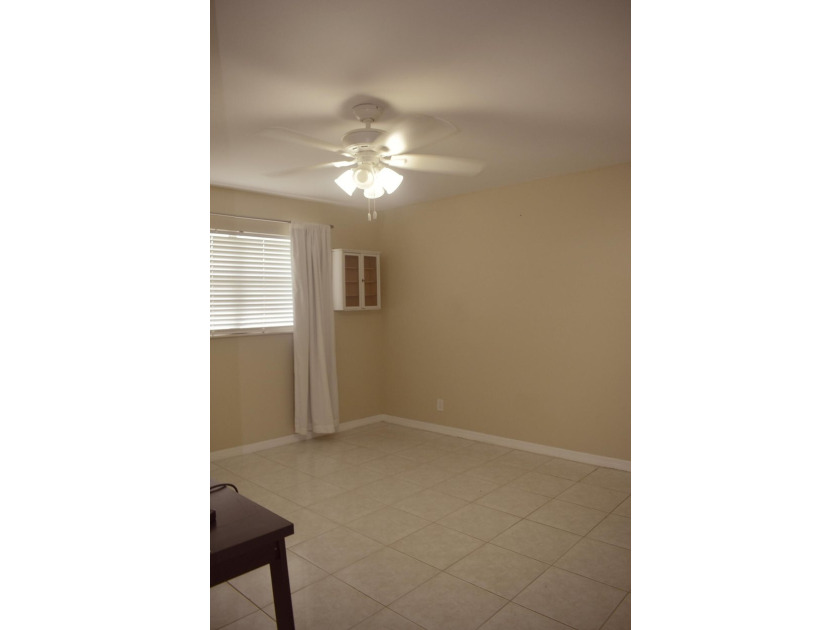 Beautifully remodeled 2-bedroom, 2-bath villa located in the - photo 22