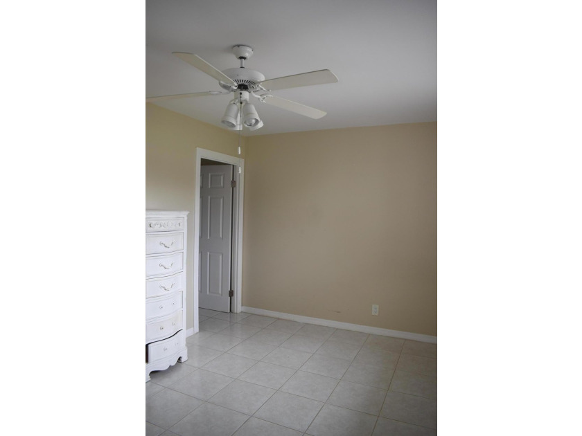 Beautifully remodeled 2-bedroom, 2-bath villa located in the - photo 23