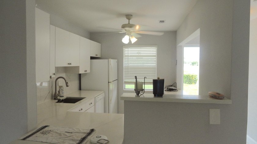 Beautifully remodeled 2-bedroom, 2-bath villa located in the - photo 29