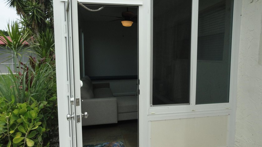 Beautifully remodeled 2-bedroom, 2-bath villa located in the - photo 32
