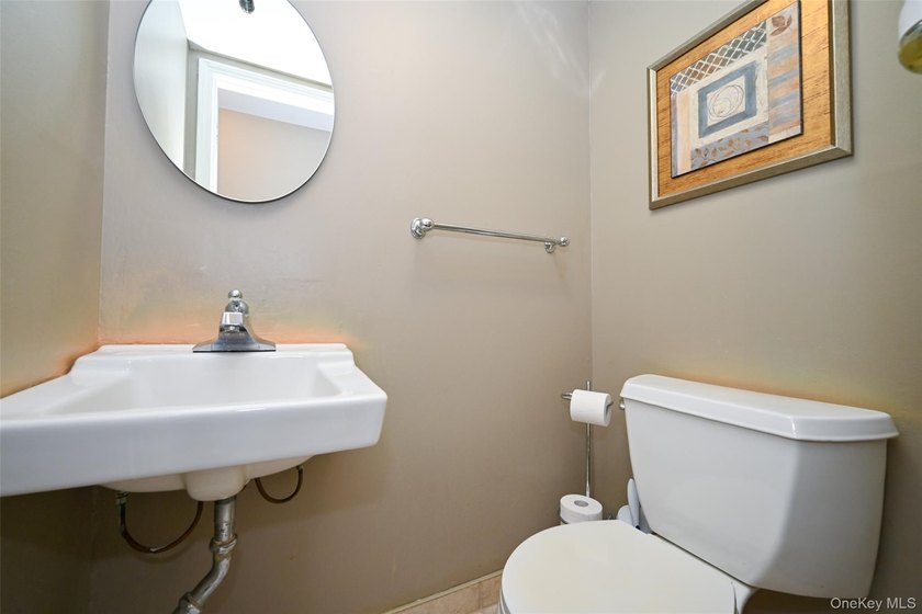 Well-maintained by long-time owners, this semi-detached Colonial - photo 10
