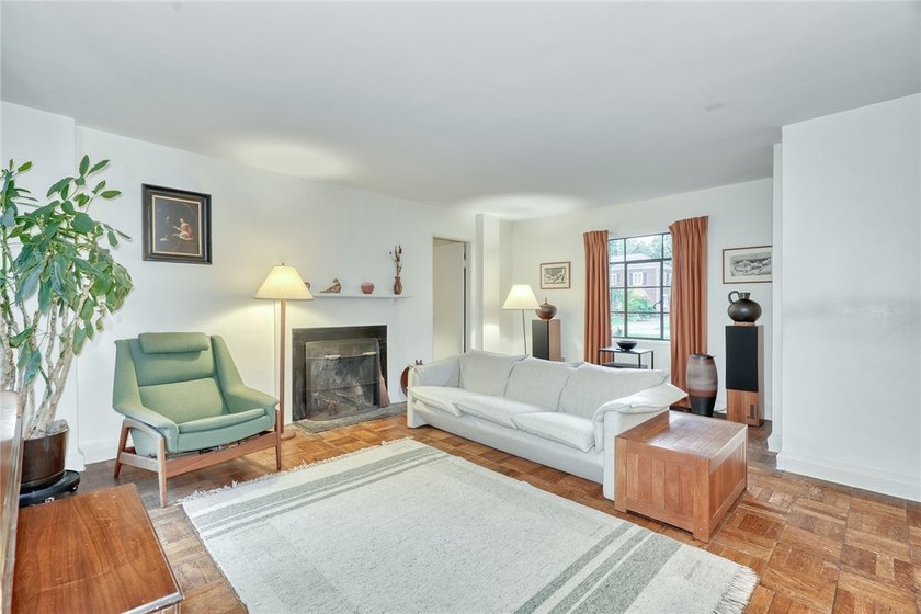Truly a one-of-a-kind gorgeous cape cod style home, centrally - photo 7