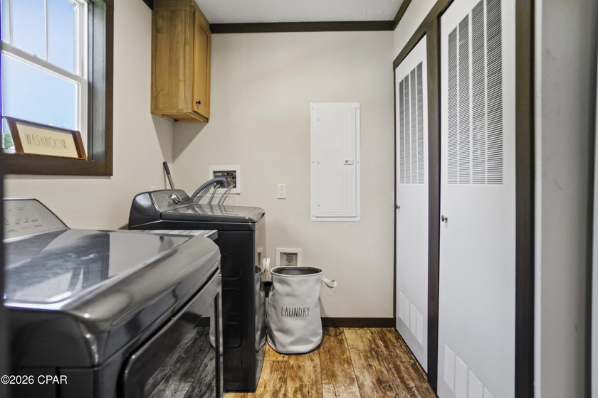 MOTIVATED SELLERS!! This beautiful, well-maintained home is - photo 17
