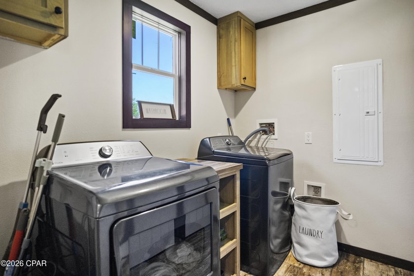 MOTIVATED SELLERS!! This beautiful, well-maintained home is - photo 18