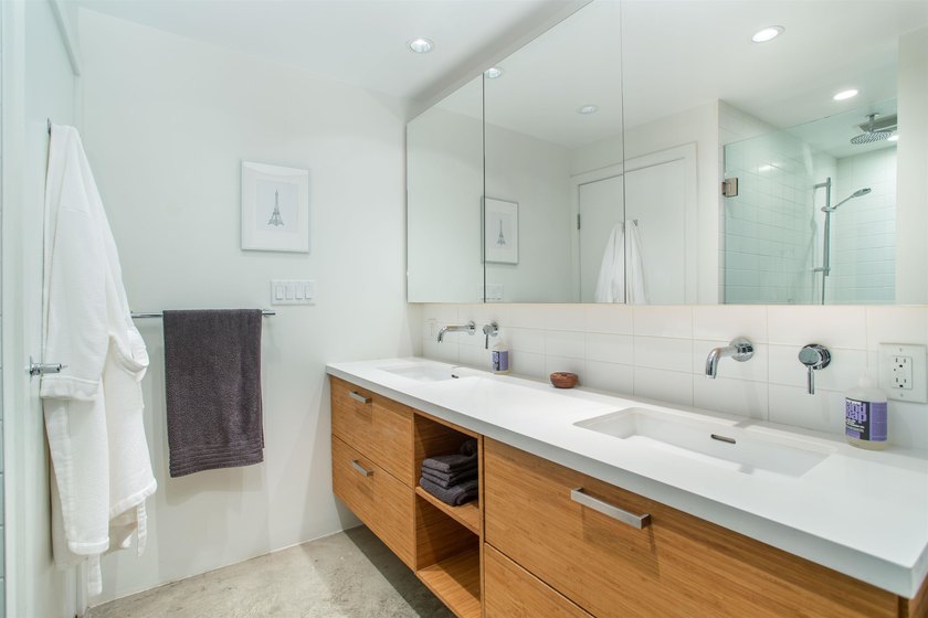 Expansive NYC style loft in Gastown's coveted Koret Lofts. This - photo 18