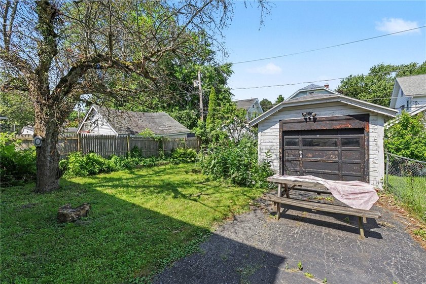 Welcome to 15 Alford Street! This charming 3-bedroom, 1-bath - photo 26