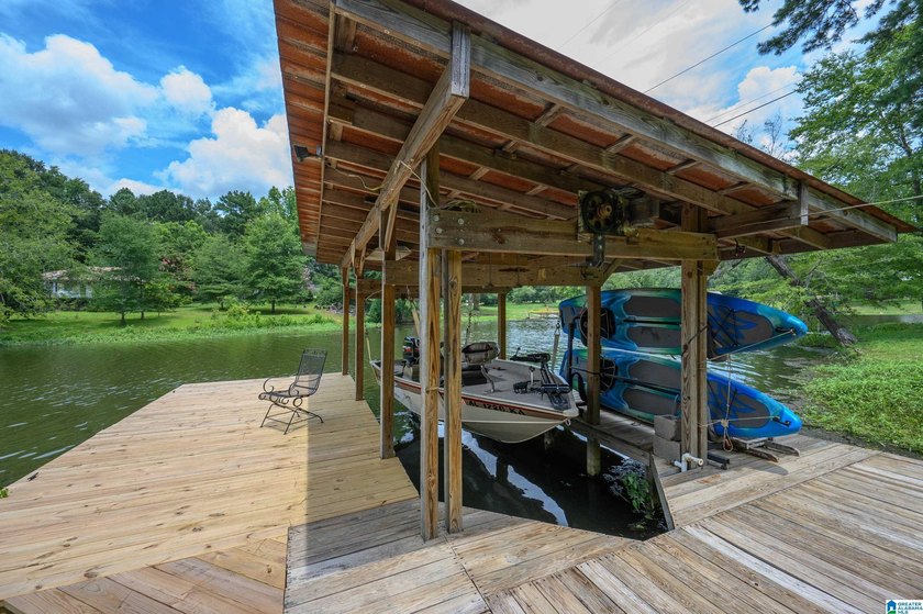 Outstanding Waterfront Cabin Retreat on Glaze Creek! Experience - photo 35