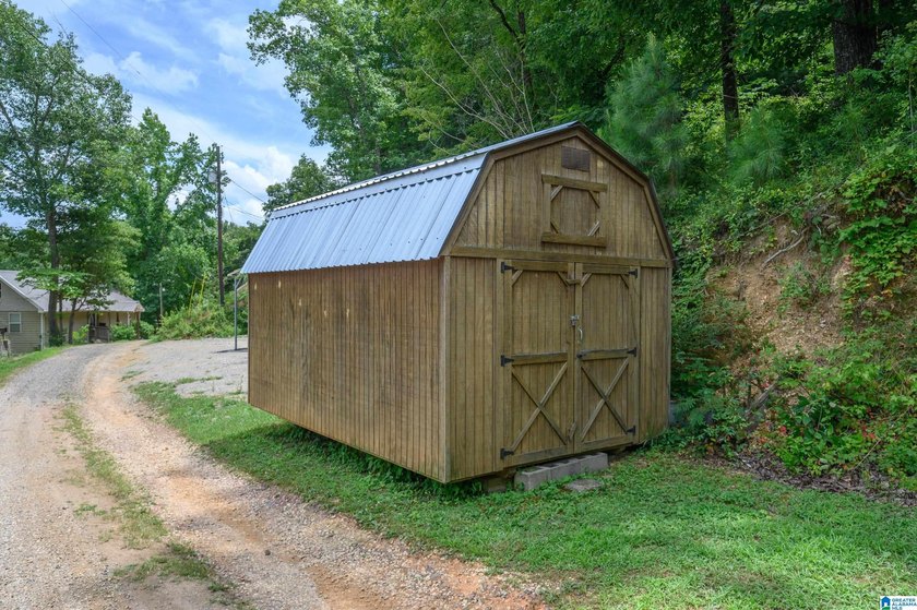 Outstanding Waterfront Cabin Retreat on Glaze Creek! Experience - photo 38