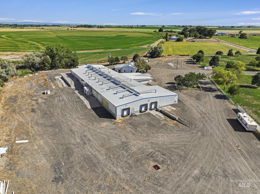 Exceptional commercial opportunity on 14.44 acres, conveniently - photo 4