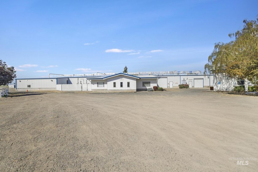 Exceptional commercial opportunity on 14.44 acres, conveniently - photo 5