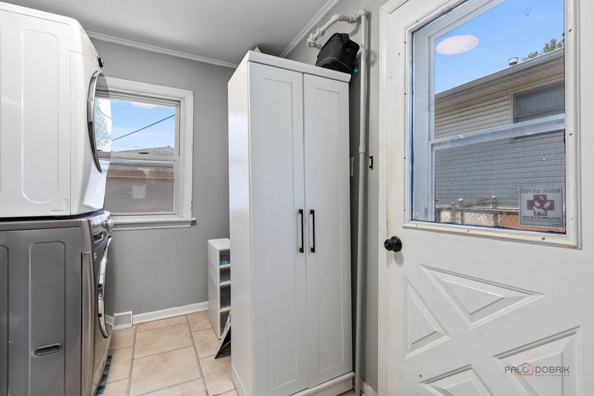 Welcome to 1506 N East End! This charming property is bigger - photo 10