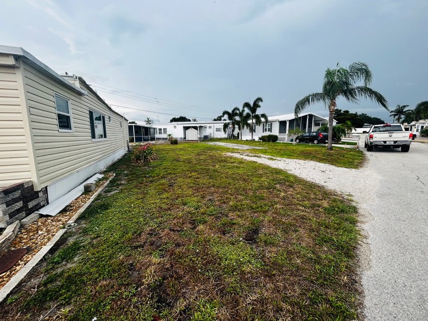 NEW LISTING - VACANT LOT &amp; 1/2! 6514 Oregon St, Bradenton, FL - photo 2