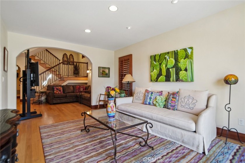 Discover the best of Belmont Shore living in this beautifully - photo 5