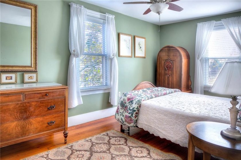 Historic Hill Townhouse just steps to Bellevue Avenue and two - photo 14