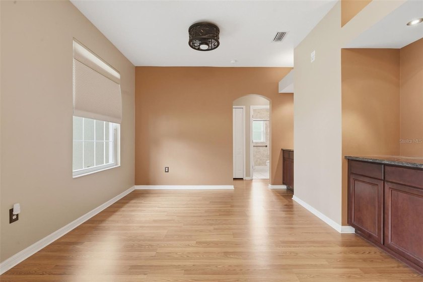 Under contract-accepting backup offers. Welcome to this - photo 16