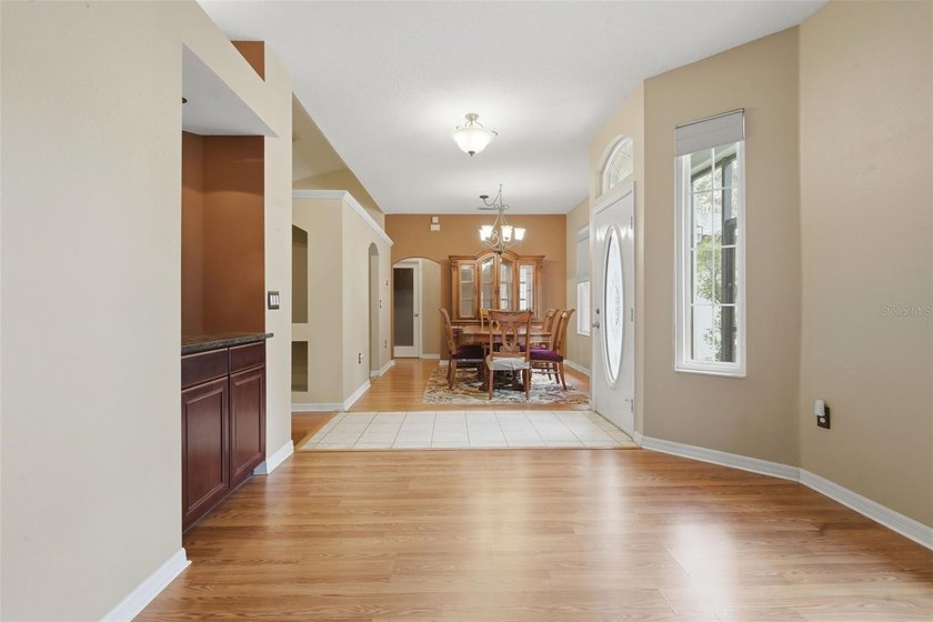 Under contract-accepting backup offers. Welcome to this - photo 18