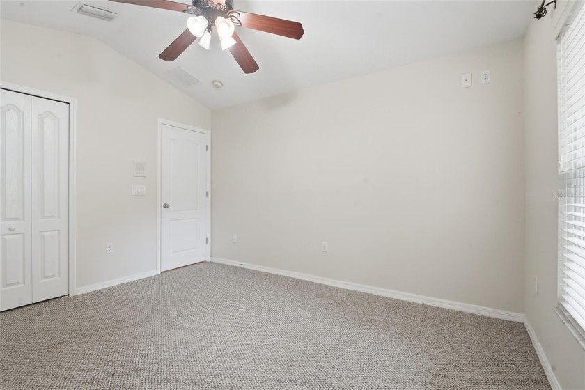 Under contract-accepting backup offers. Welcome to this - photo 20