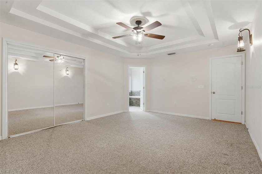 Under contract-accepting backup offers. Welcome to this - photo 21
