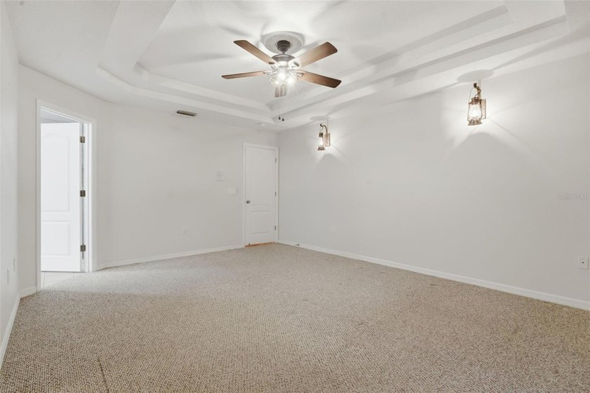 Under contract-accepting backup offers. Welcome to this - photo 22
