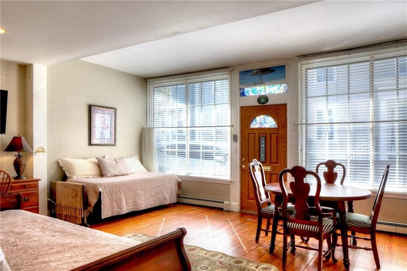 Historic Hill Townhouse just steps to Bellevue Avenue and two - photo 23