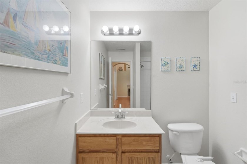 Under contract-accepting backup offers. Welcome to this - photo 30