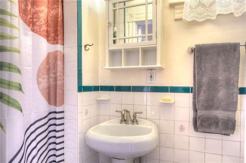 Historic Hill Townhouse just steps to Bellevue Avenue and two - photo 30