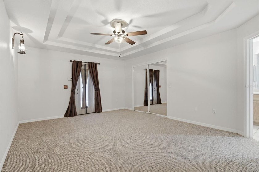 Under contract-accepting backup offers. Welcome to this - photo 32