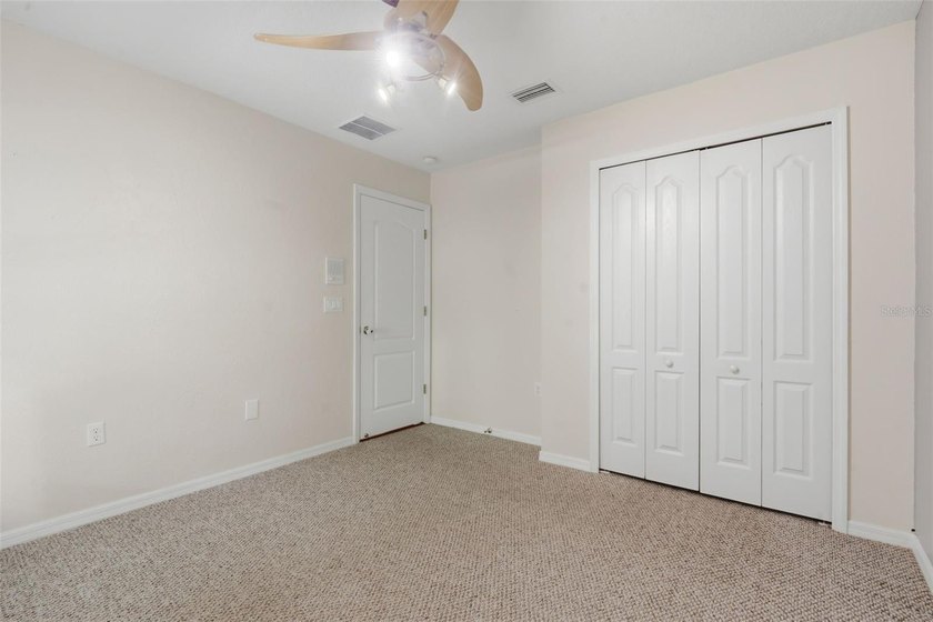 Under contract-accepting backup offers. Welcome to this - photo 34