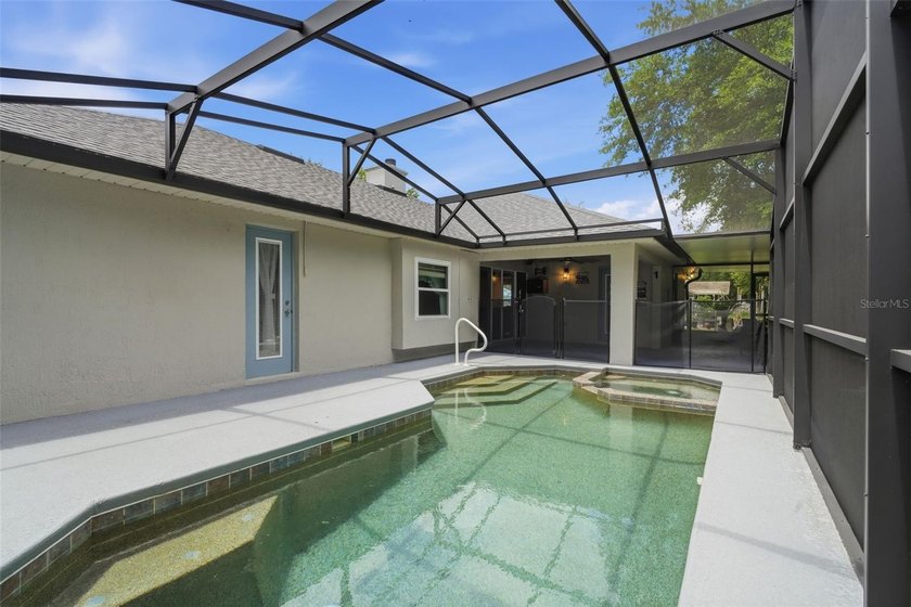 Under contract-accepting backup offers. Welcome to this - photo 36