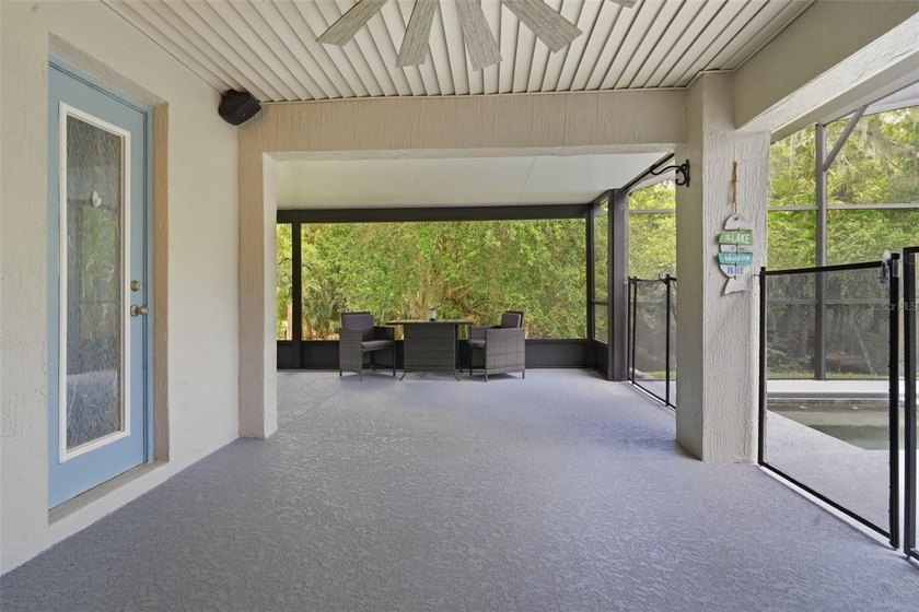 Under contract-accepting backup offers. Welcome to this - photo 38