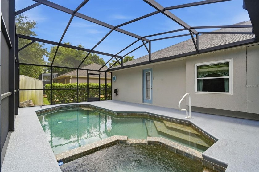 Under contract-accepting backup offers. Welcome to this - photo 41