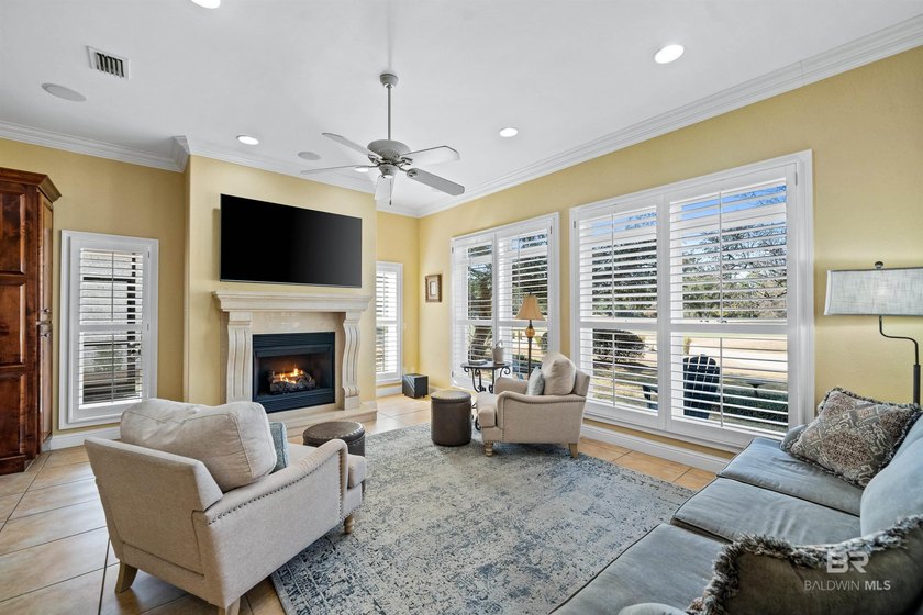 Welcome to 331 Peninsula Blvd, Where Every Day Feels Like - photo 8