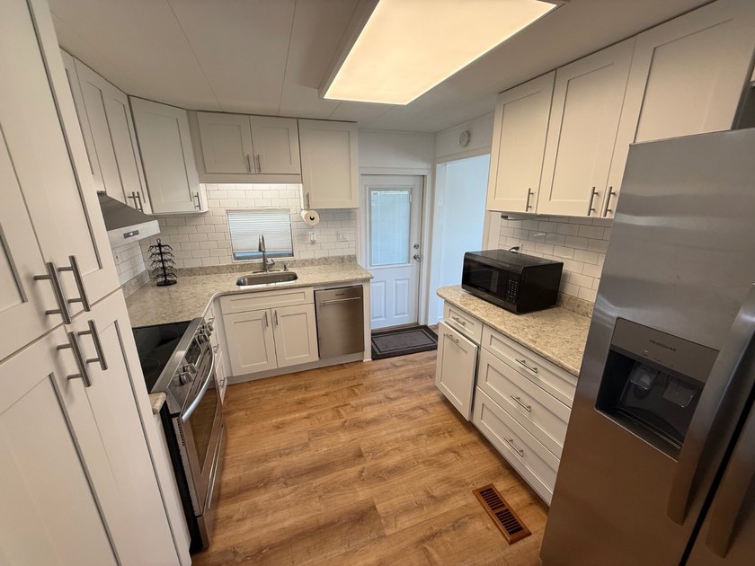 Just listed is this 2-bedroom 2-bathroom quality remodel in - photo 5