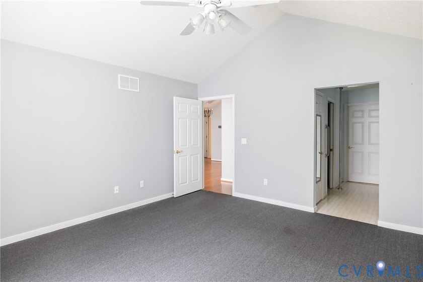 Welcome to effortless, maintenance-free living in the - photo 21