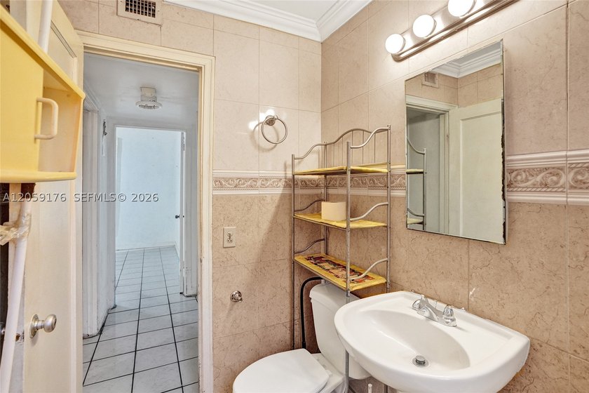 Great opportunity to own a home situated on a spacious corner - photo 22