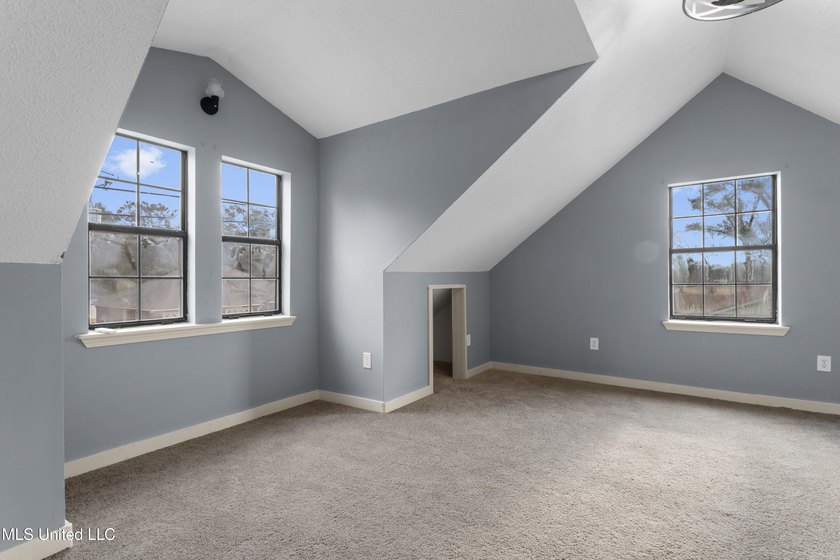 Welcome home to this beautifully renovated gem! Light-filled - photo 38