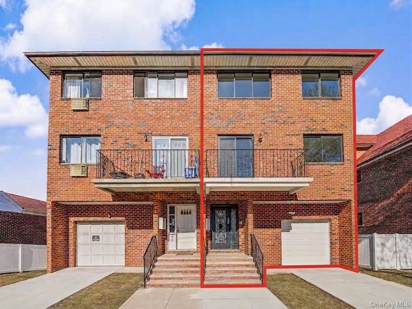 A rare opportunity to own a fully renovated semi-attached 663 - photo 3