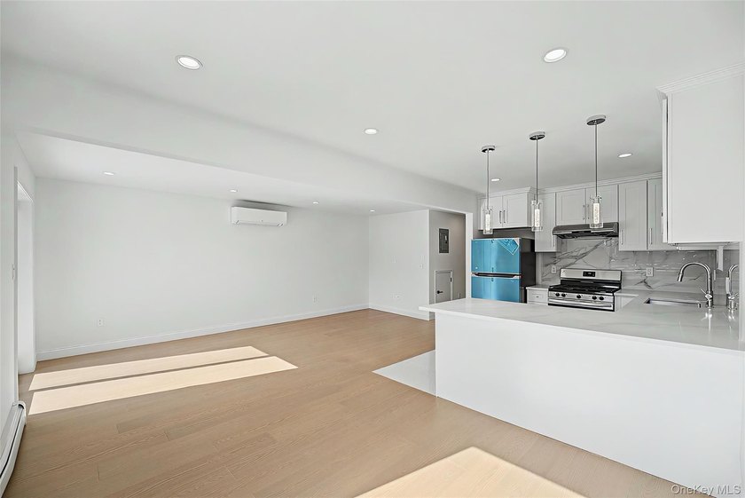 A rare opportunity to own a fully renovated semi-attached 663 - photo 10
