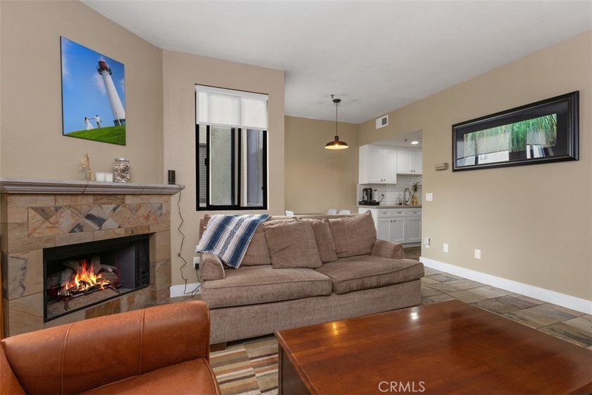 Brookstone two bedroom two full bathrooms condo in Huntington - photo 4