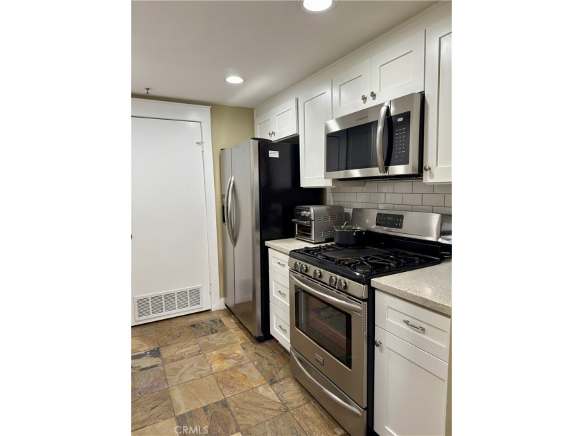 Brookstone two bedroom two full bathrooms condo in Huntington - photo 9