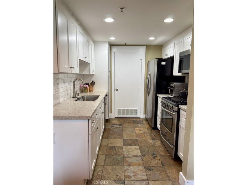 Brookstone two bedroom two full bathrooms condo in Huntington - photo 10