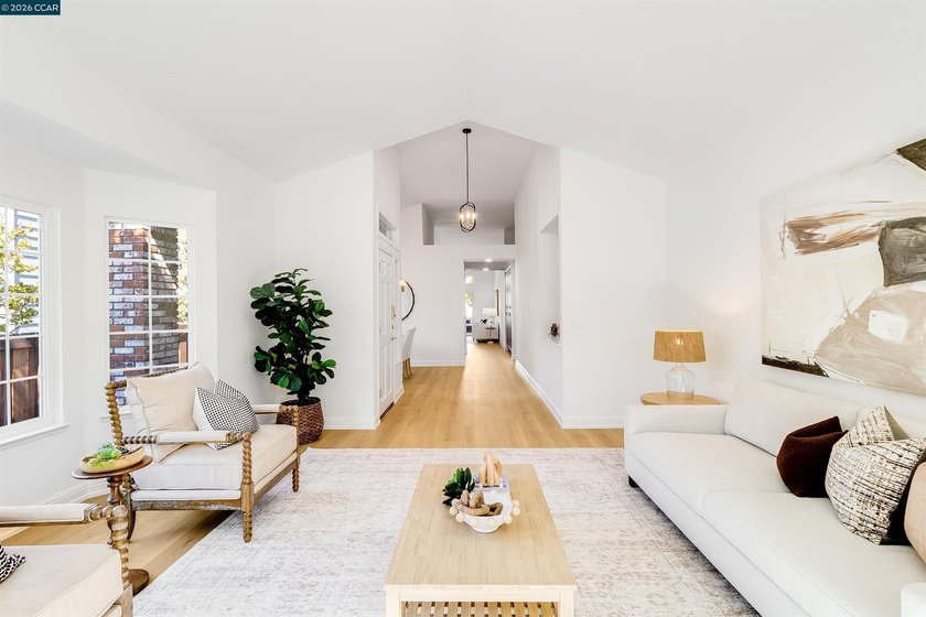 Beautifully refreshed and move-in ready, this 3-bedroom, 2-bath - photo 12