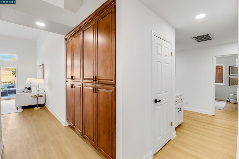Beautifully refreshed and move-in ready, this 3-bedroom, 2-bath - photo 18