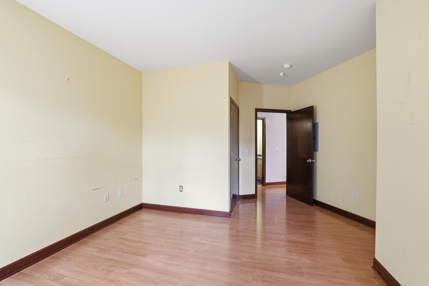 Welcome to this beautifully maintained 1-bedroom, 1-bath - photo 15