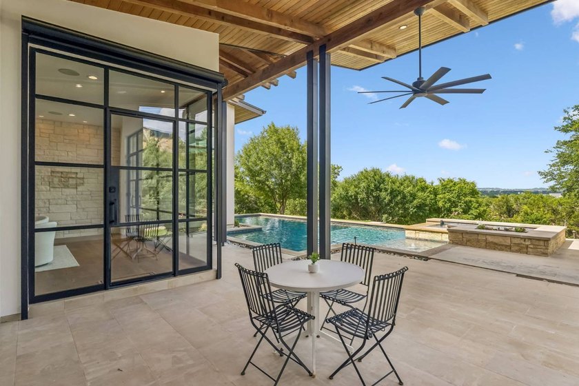 Discover the pinnacle of Austin luxury in this masterfully - photo 3