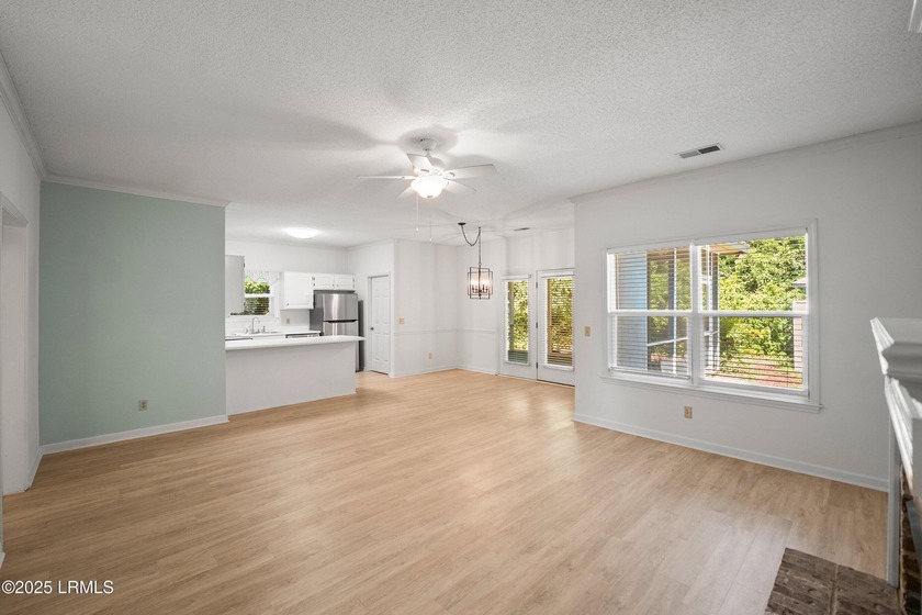 Charming 3 bedroom, 2 bath home ready for your personalizing and - photo 3