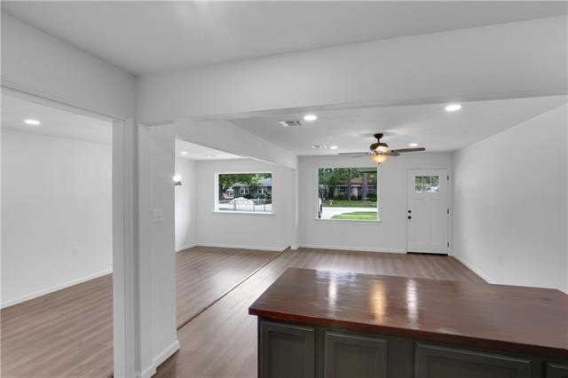 MUST SEE!!! This quaint, 3 bedroom 2 bath, completely renovated - photo 6