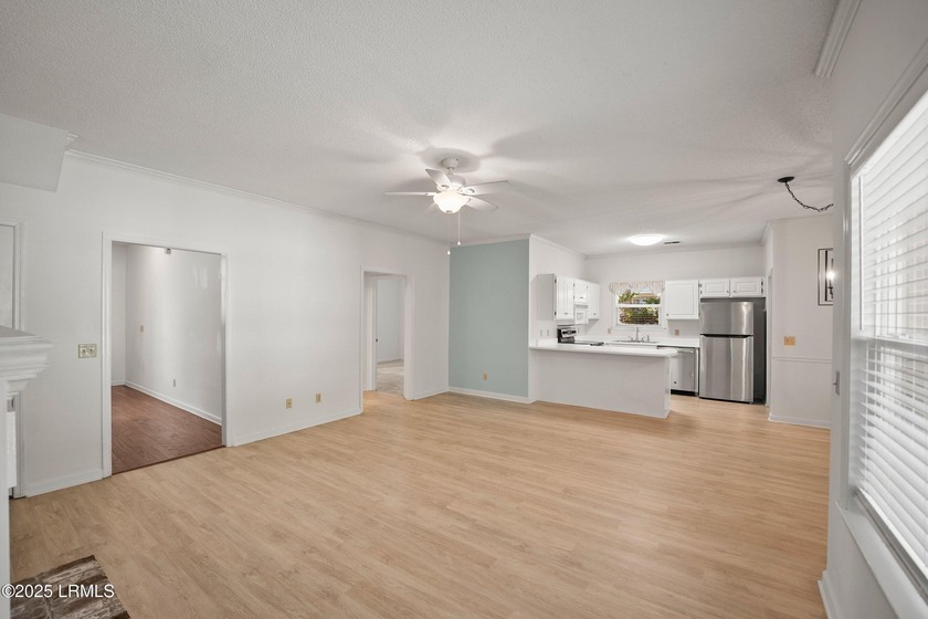 Charming 3 bedroom, 2 bath home ready for your personalizing and - photo 8